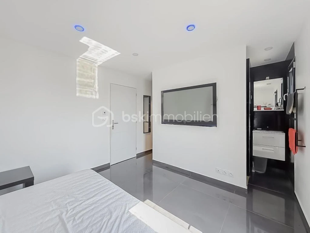 P5lFHSe5wnqtSX6gSEI2Th0Ph2V3x8k5FJ2LCWQo.jpg