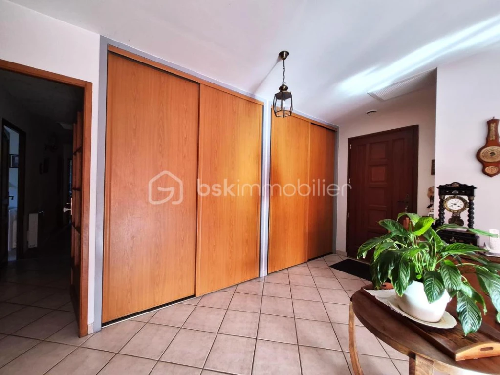 RVPROQjEMbo9FmdxnVAZlEu4f1uMbomzgo2lafP8.jpg