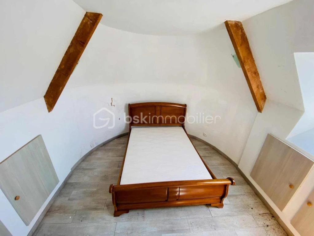 s4CBHhFIzLC29HenC8atqAWuIRZDpBpKyu6KbVfS.jpg