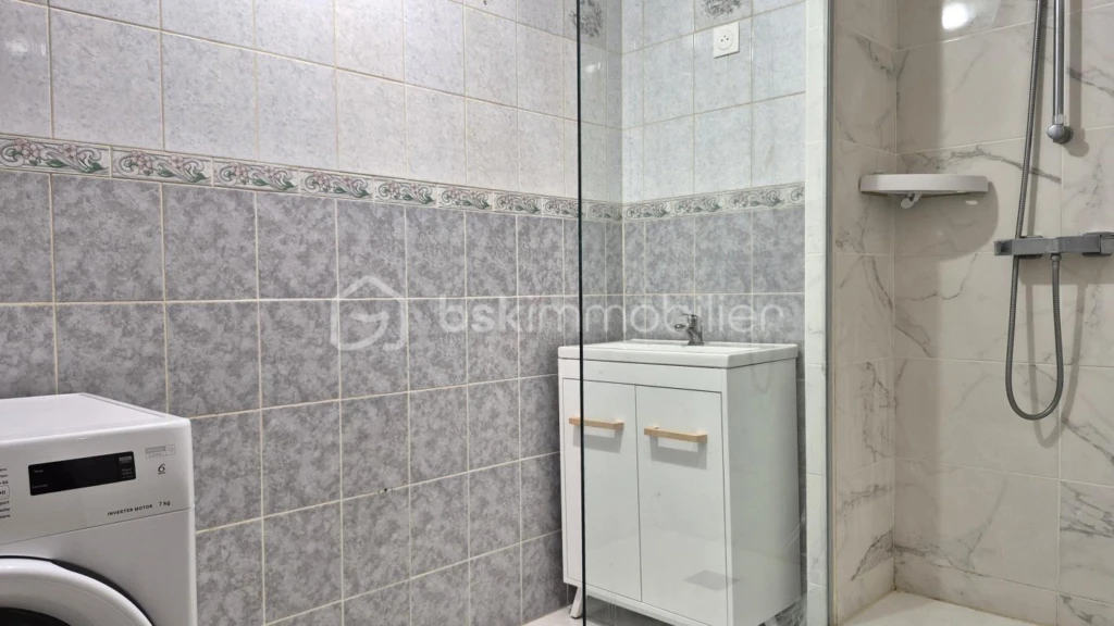 hdzLCUSpZiB0xSefpnQCNmN7rlp9uo07wIeR3LEH.jpg