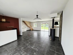 xRUJSQljBKkaLsNk8myGGyHszWfMwITJ8lIXjcev.jpg