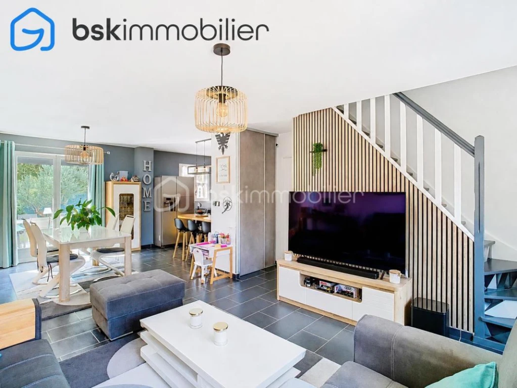 yKb3Jm1vdeNebdMxQtcIKMQcb5p6kSHCDW4TaaIW.png
