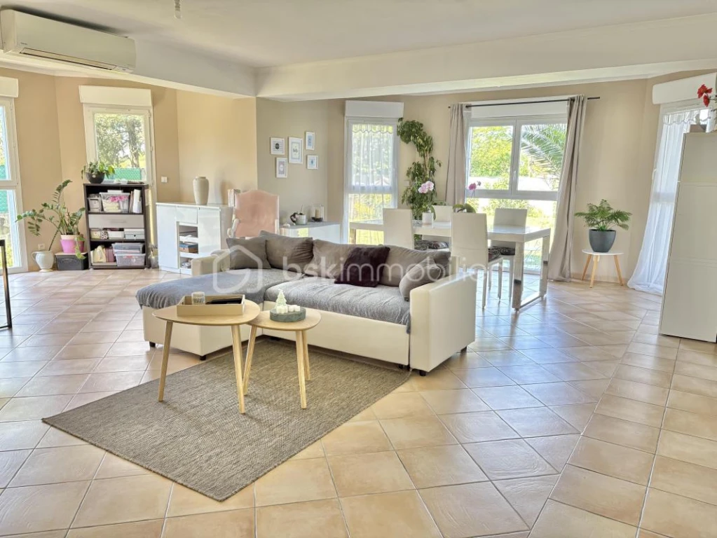 bnkuNPBLpuJxD3tAzM4HkQDx2TCjPbrlKRKivhRH.jpg