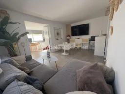 jKe5lZWC19NYP3QSpMuVzuFe7jF1fEQZl31chPtG.jpg