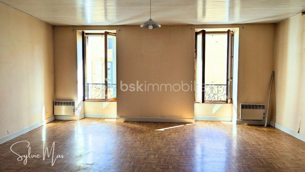 qdWKg0uZ3sVGq1uEraPQG7VNHEmFjrI2MKrH51LR.jpg