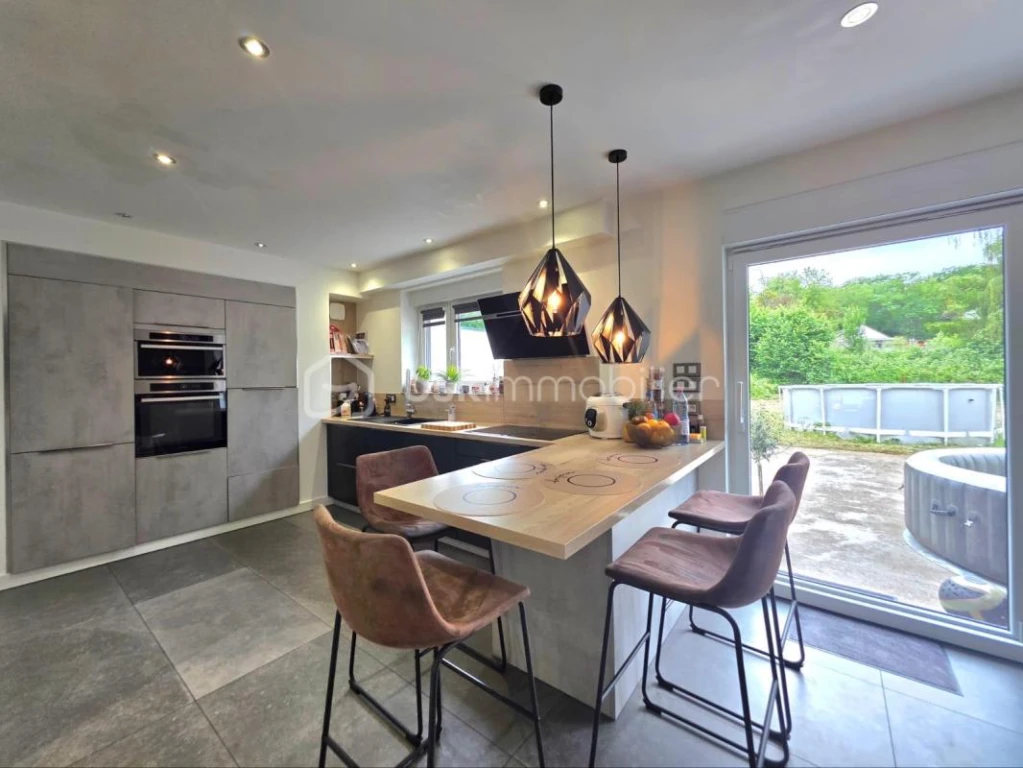 iugHj2w7jMMmXFZMn18YQeazlNm6zu8viozHjsAJ.jpg