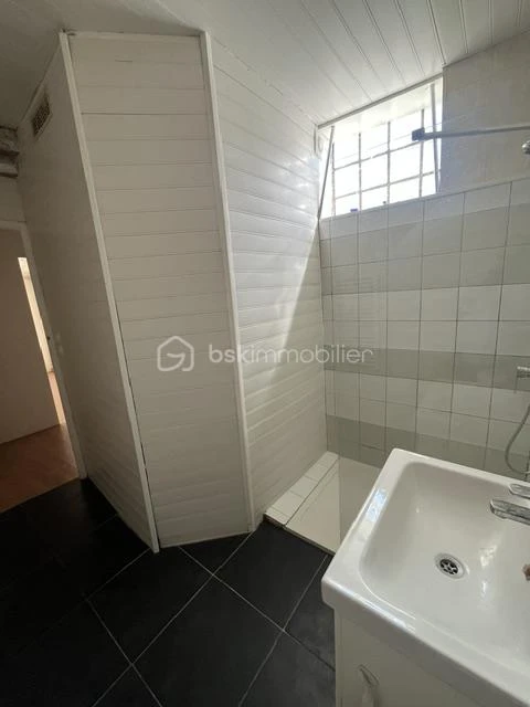 GZt54JDUBLOci8D2kG6th9F0Im8k7kV3i3WjbCgX.jpg