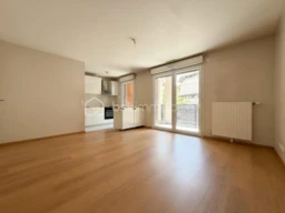 xUvqe1xg5FHPm8b871uY8SfVsOaqSzRBW3J44hdG.jpg