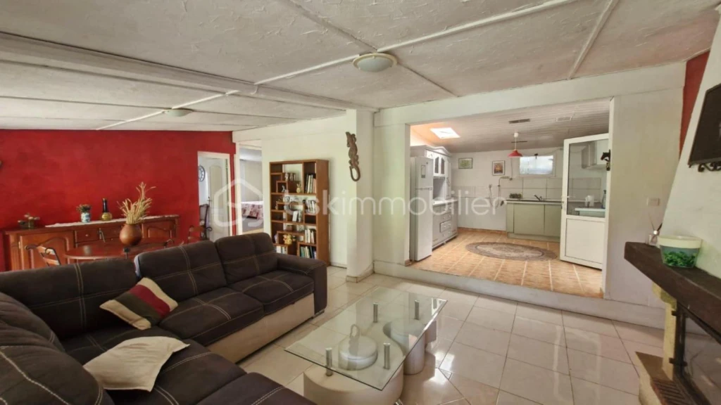 6CbIl57DTW4j7HwiMA4FH5RWSf0w3BEd2PCTO7N9.jpg