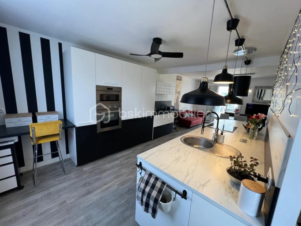 hE3bbSgoSE7bhgSlbnfKmviI4oQY8M9n3yaZgxeD.jpg