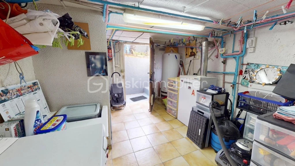 UQkowCG361zNTNhyQ7hQwqlchqLLJK1VaUtsvvJX.jpg