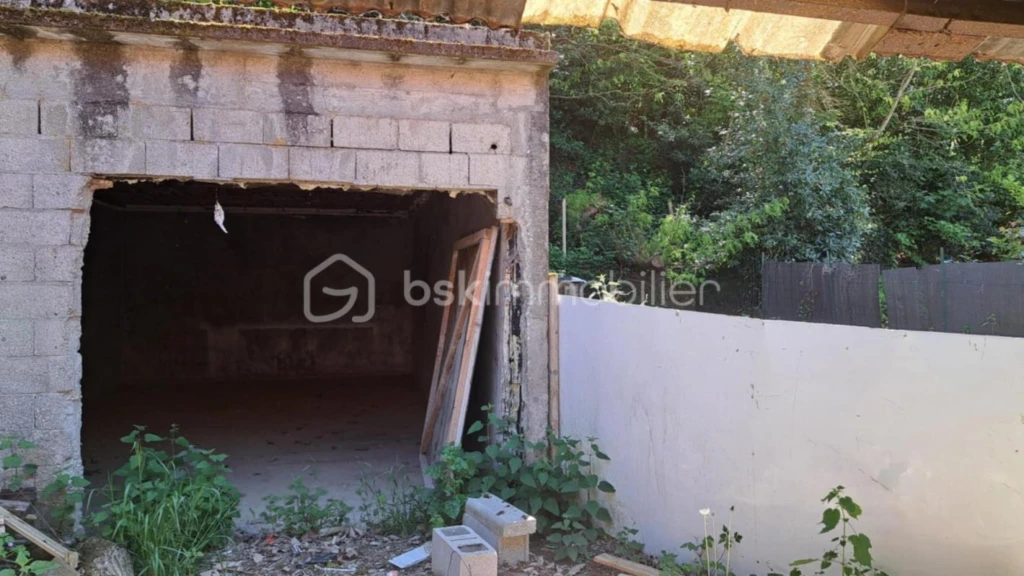 9oIB8RpDrElhY9gpE8aR8NDnRMHHka90YgLXJU0f.jpg