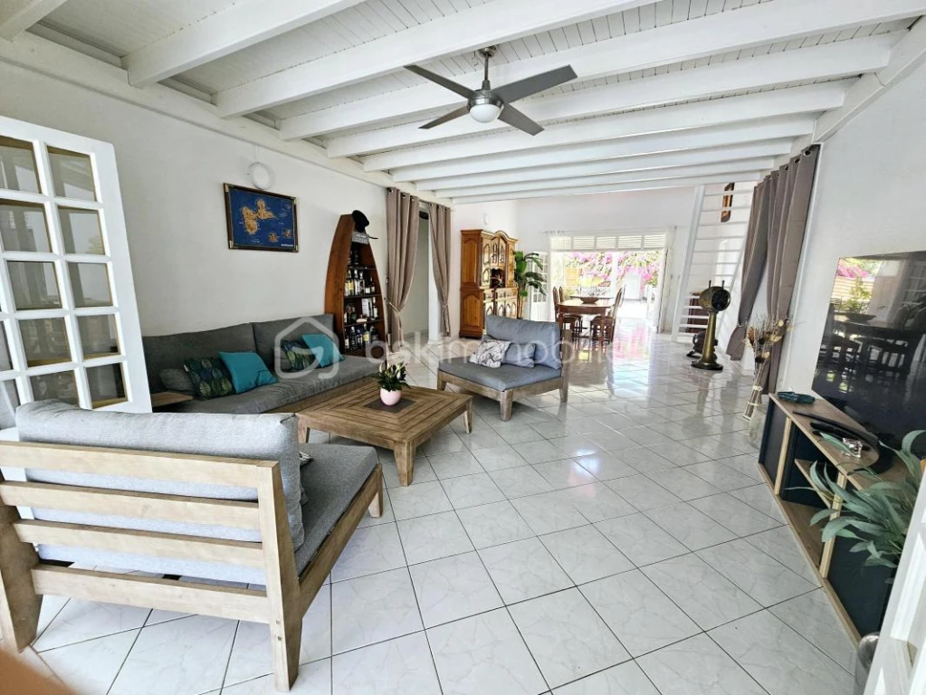 GqSRnYdsib0mUAe5BsGHieiOlGJAnP92eKWbE0jK.jpg