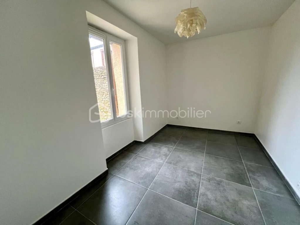 4oS0cCM0COYngKPfe3iH6zC0KpKpVL5A3k52YK1R.jpg