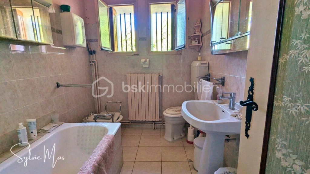 9X5a7NiYVw3EQx4AT11OfBNeljAu2Y2ZPyrOPdRX.jpg
