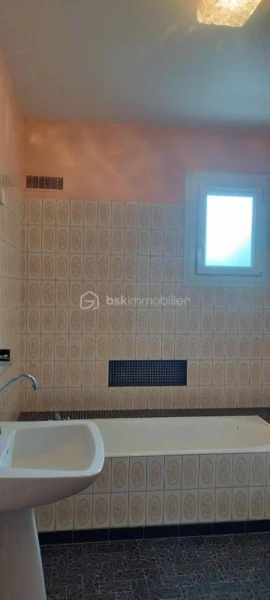 1Z8CKCUQJpRPBLNzmVb38ZK0VVGozv8a6cvnuhQr.jpg