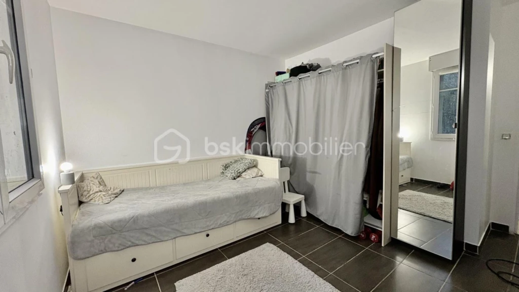 GFcXTuWrURMBjJ3x4VmQ55baCvA5AdJPdWhY4x1m.jpg