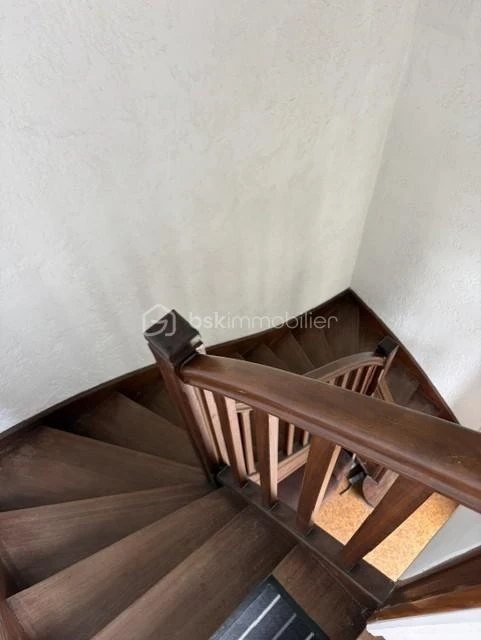 akuVvkkUpre6DF5ETA3vLUtvaUQdLcM6IQYQhvPJ.jpg
