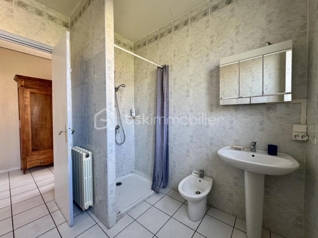 tvLhoy35v82zD26TNq4AmCdbqYA8tH62ir3DPejH.jpg