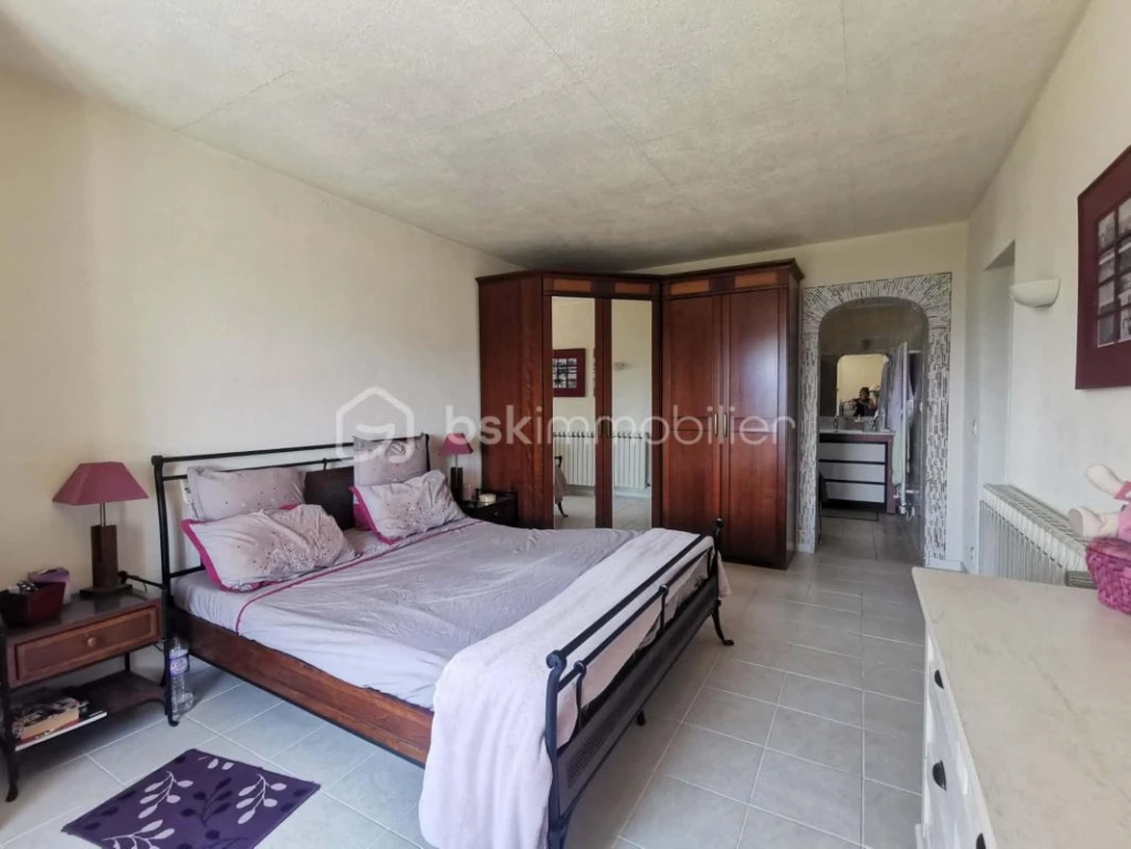 OHaK2vdnqBqNI8w8U6tpiqUXKjASGtY8ZniHSnxG.jpg