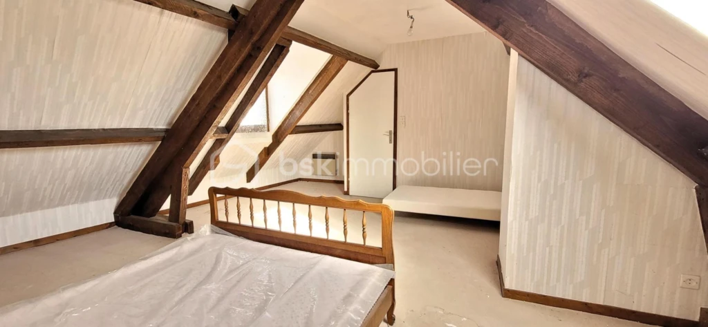 PdSOFELqcIonv6O5NYKs06N4q5fKsp55i3qBmL1V.jpg