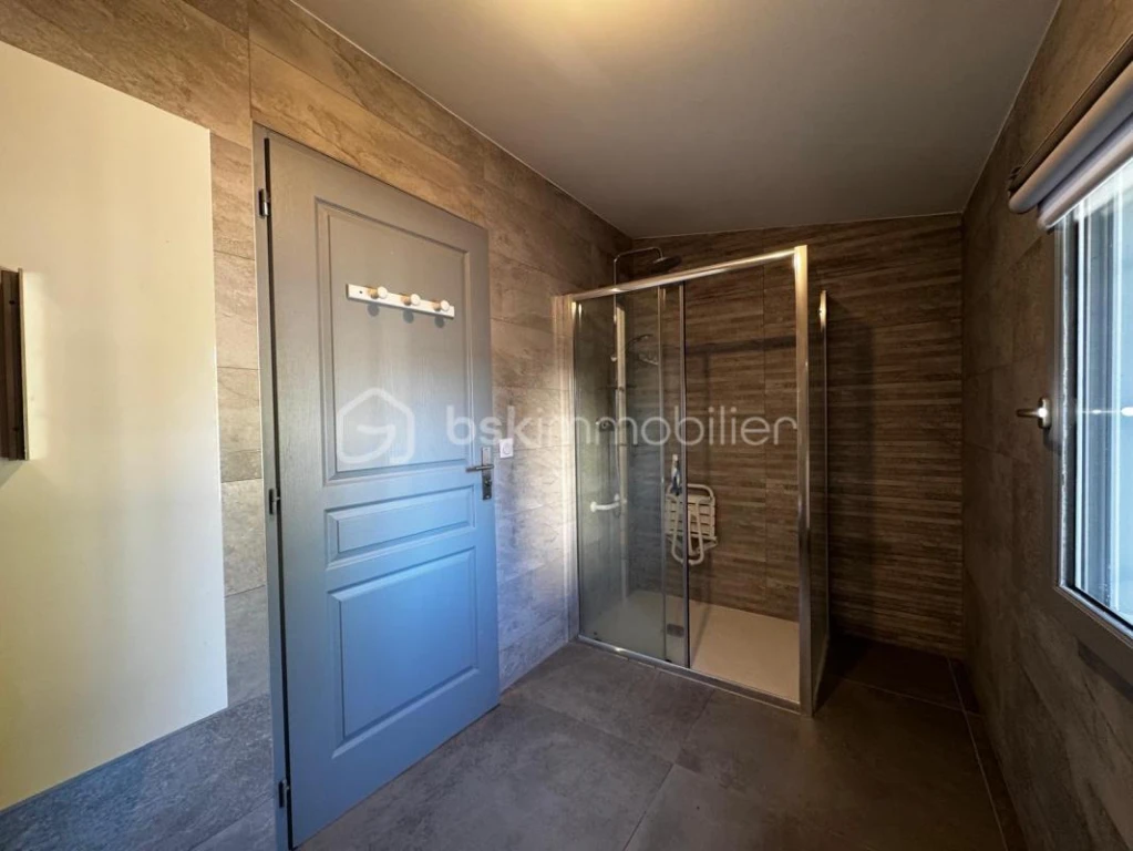 DCh08kWNQYlUcoGOCBs7oerqEIp902Y9Q0aJANQE.jpg