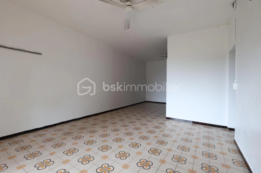 55cCov83B8kM59z6dq1EHe1Q4zoqa051hK8v9kat.jpg