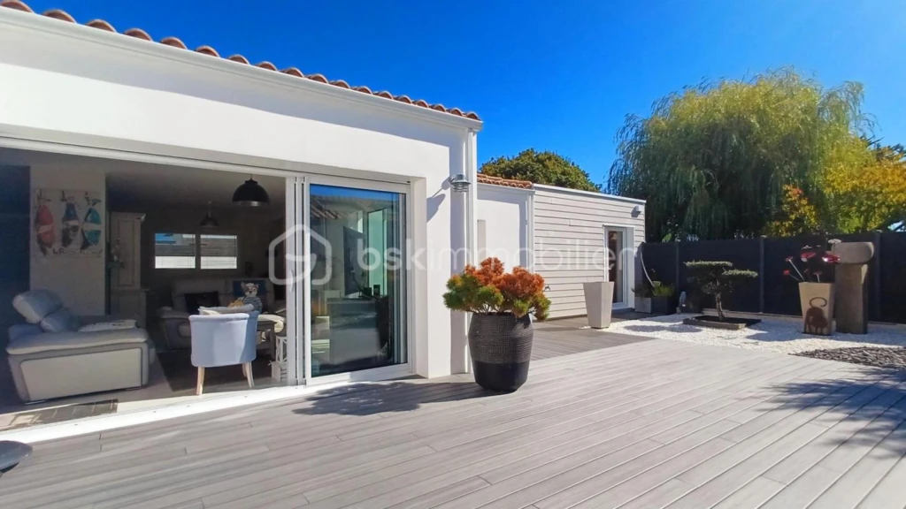 cqU7qF1xjggxtN8afw5PocWLkvLZnKACeI02YxfT.jpg