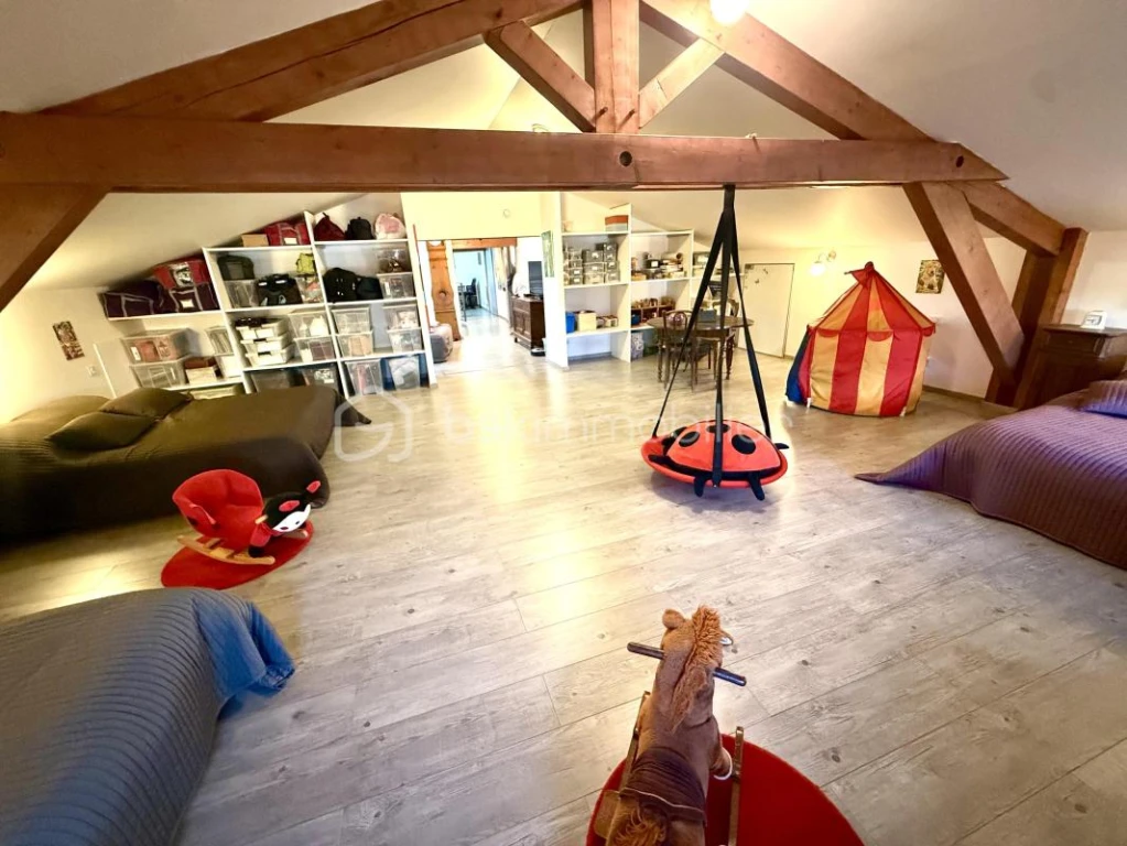 8HhiiDCpViIJxDDD2t7GrmSGFQd8sXnxw00P5jxg.jpg