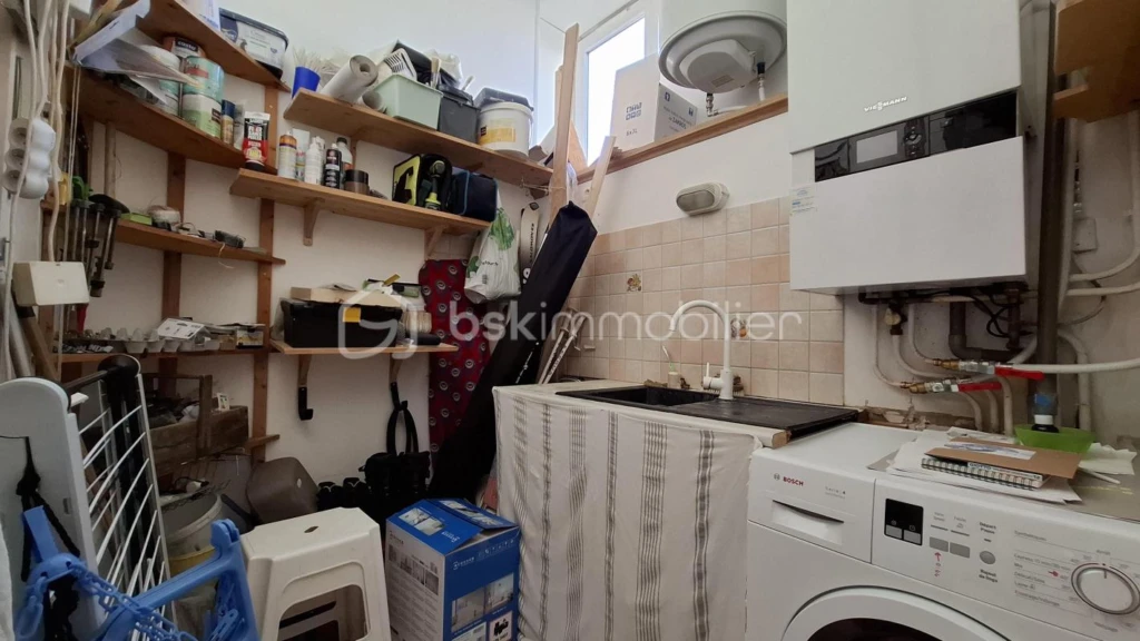 AyyfY8u0QkSQkUORXyN31mNB1N1PNg256iJiWVSL.jpg