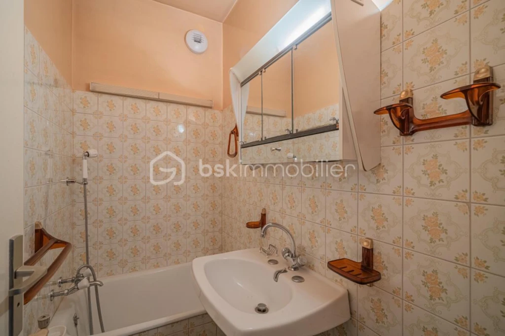 UeHK6ps2R6DUY2mJOvoN2L70wMeGOVqoWDYPIVy4.jpg