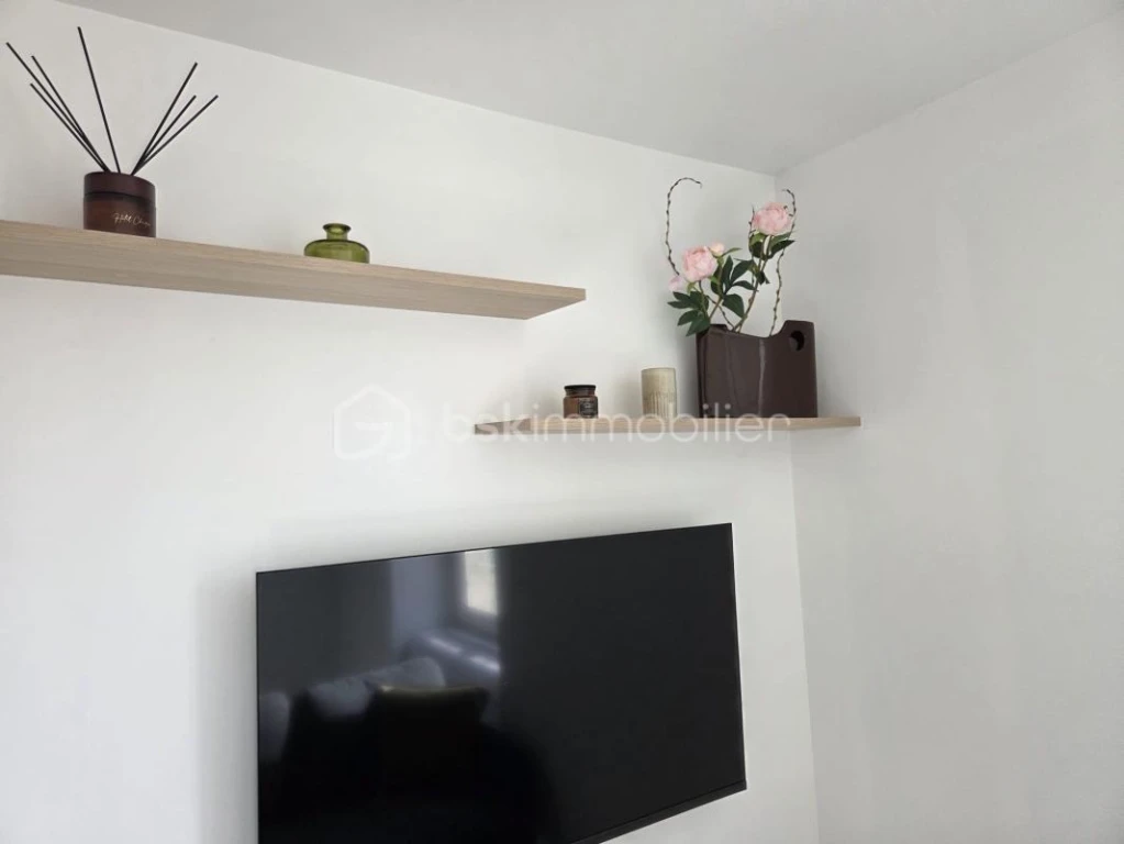 aVYsbh5WlrF2h6UBM126SVEE5tqMFC3hYpfTURlc.jpg
