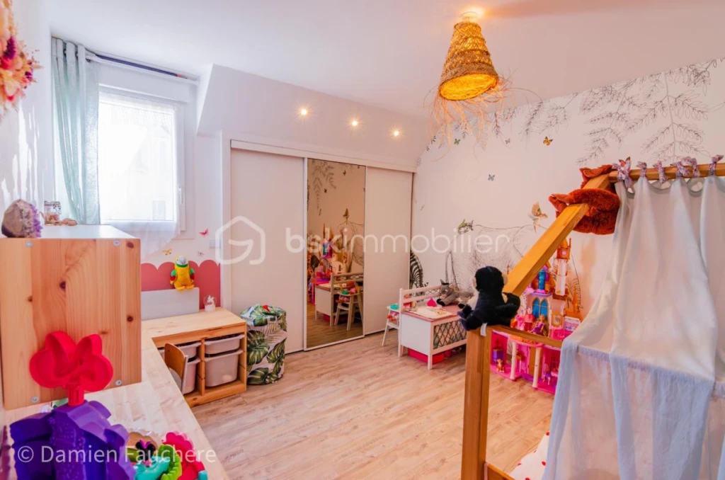 7Ev4KnxCugM8fpZTs6qm5QHn4q94jtnX2L27H86W.jpg