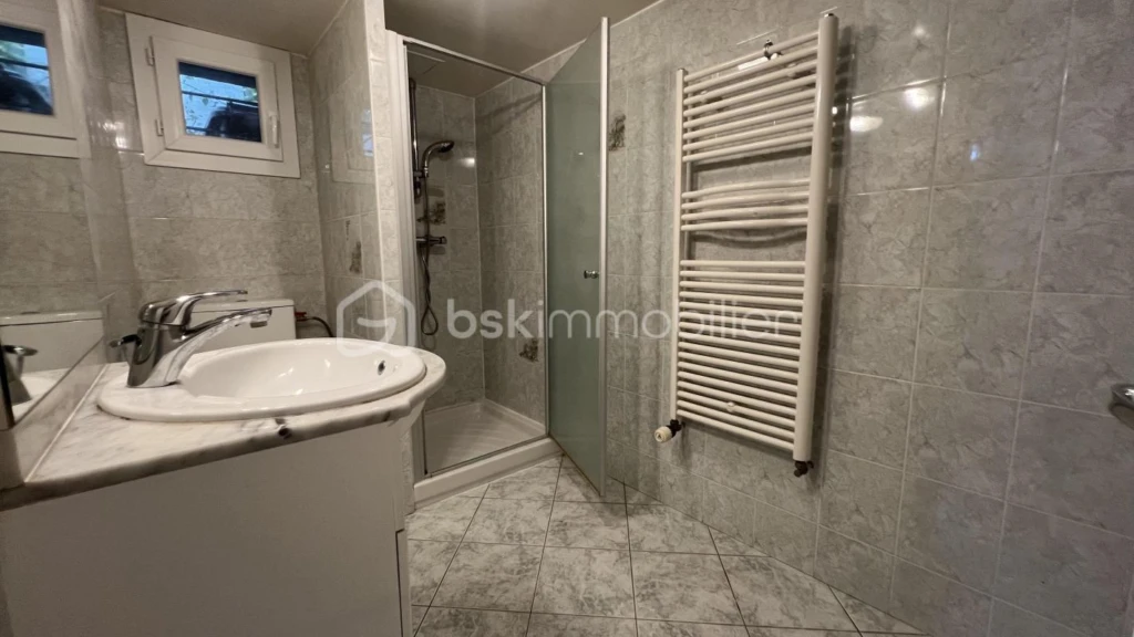 nMJ1YYBK5qgTkRxqAhkYV272dQEw9pM7GZlGupyN.jpg