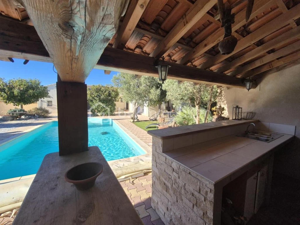 qD13OOUqsdHGzyzR4nTsOkYqtcEZGgVL2Oyo4r09.jpg