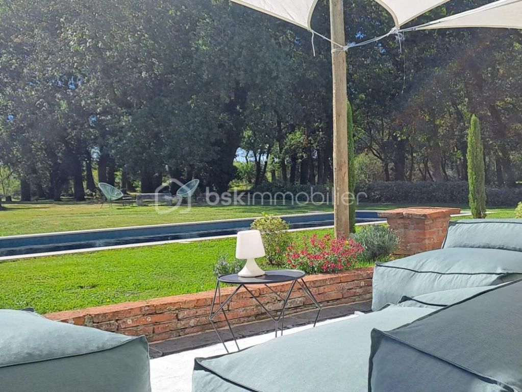 q81g0340Z9ApWCsgnMb0DU8e82CSIg5gkyBXBTRh.jpg