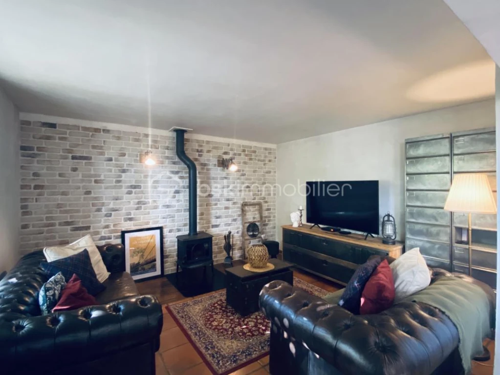 mSzAJfNhDLQGYTubZNF5jUqfd9bFqsvRdClN1Z4F.jpg