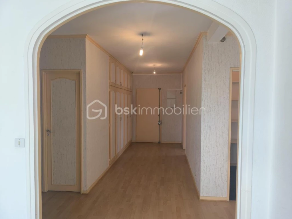 wFJ9GkT56M5iqiZYkU8bmxE1UhbIBd83x6Sle45O.jpg