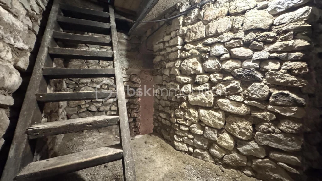 PI14kWs9L35LSq9rMkdvoma8z9k436ifmIg7l7da.jpg