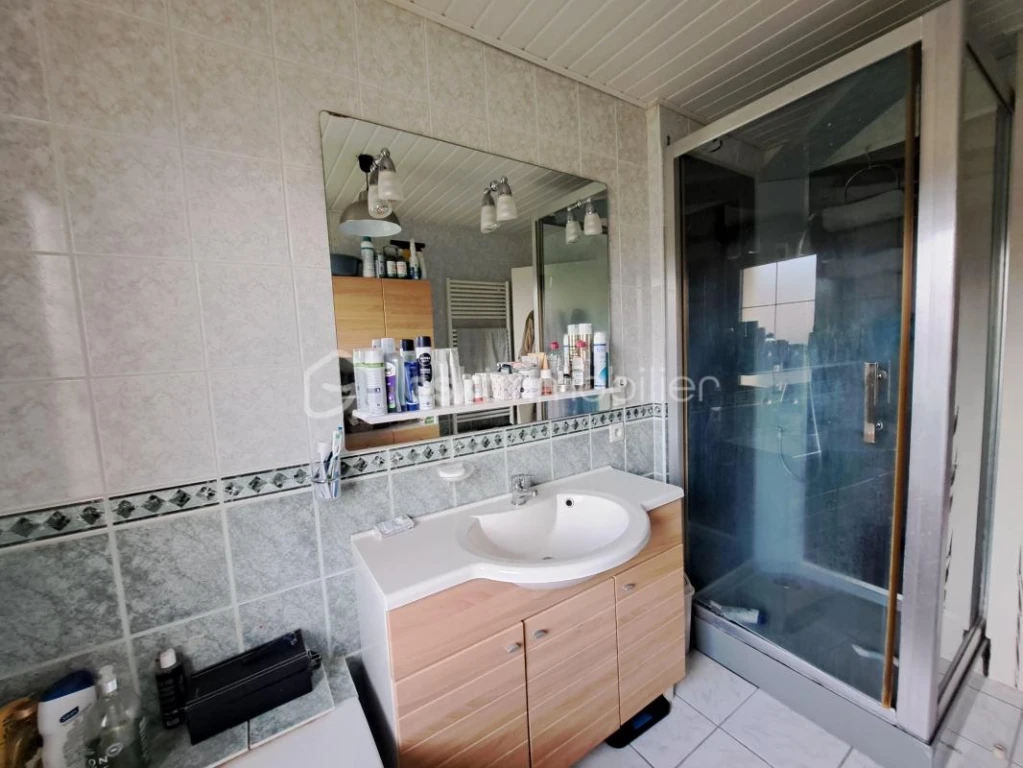 ekRUfi5IozP4s3MIeCfo9VbyoWCNQJV0ggjc9gYT.jpg