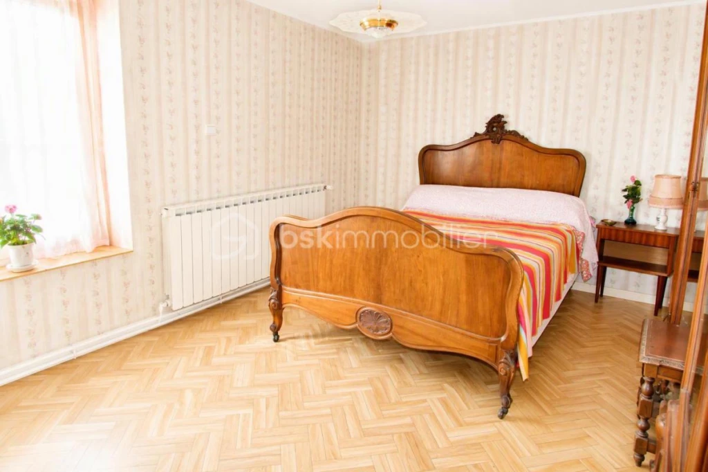 SQCBwepU38g6ACrOmXrrfis9GaoDTakGVGgI70jI.jpg