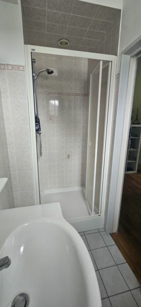 CHAMBRE 4 AVEC SDE PRIVATIVE -ETAGE