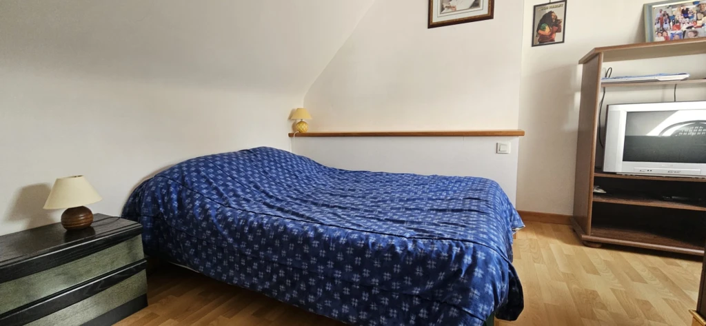 Chambre 2 - étage- maison 1