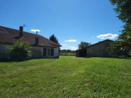 ARRIERE MAISON ET BATIMENT AGRICOLE