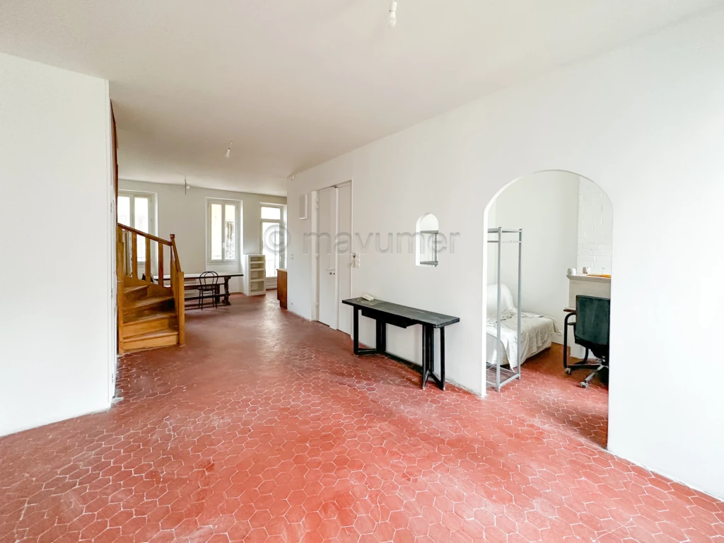 Appartement T5 + 2 caves - Notre Dame du Mont - 13006 Marseille