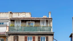 T2 avec terrasse en dernier étage République 13400 AUBAGNE n°10