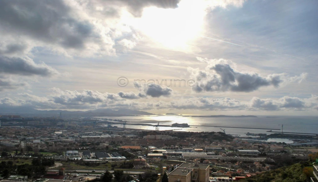 Exceptionnel T4 vue mer - Terrasse XXL - Résidence Grand Baie 13016 Marseille n°5