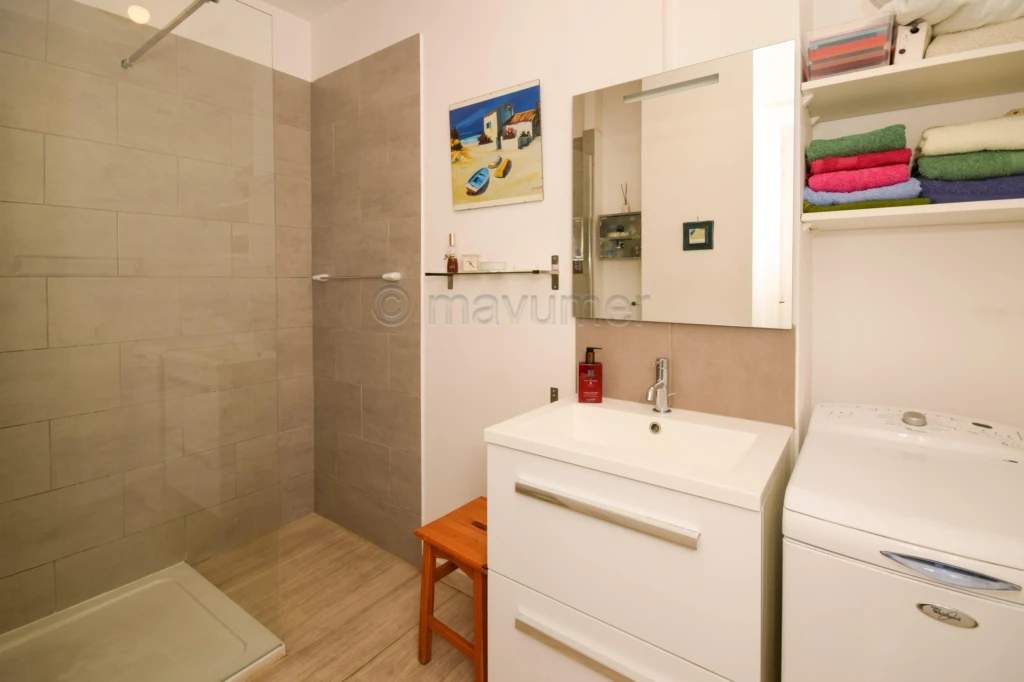 Appartement T3 avec terrasse et box Mazargues/ St Anne 13009 Marseille n°4
