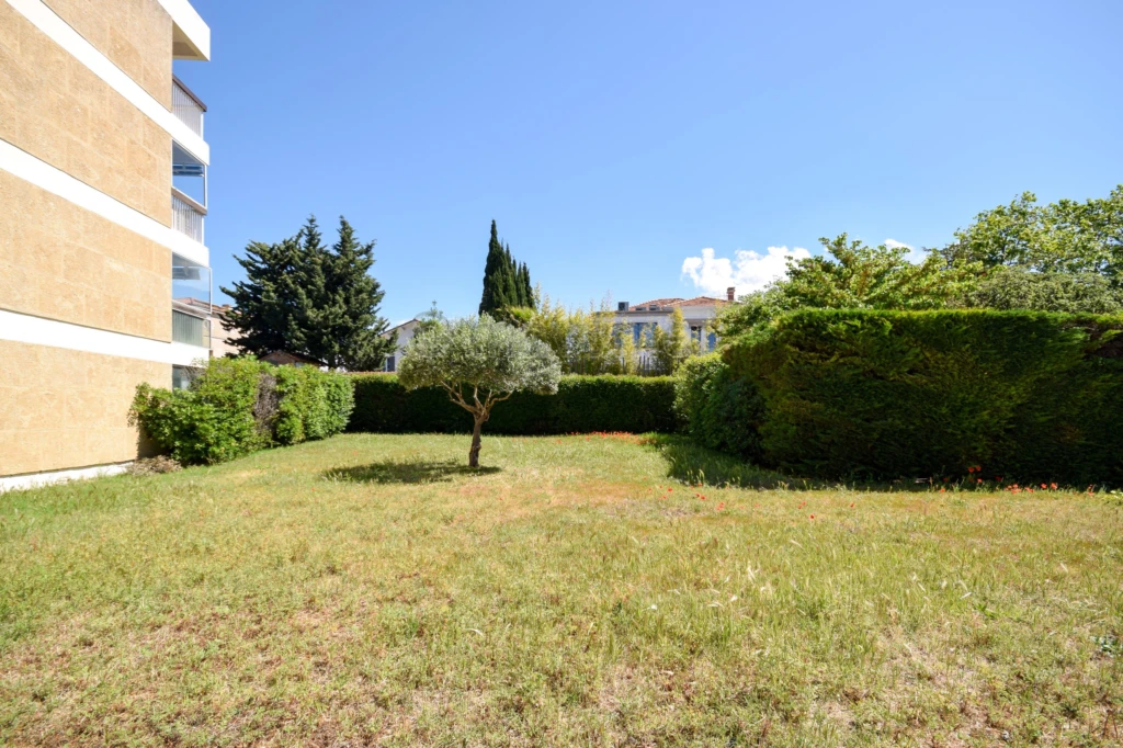 Appartement T3 avec terrasse et box Mazargues/ St Anne 13009 Marseille n°3