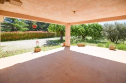 Maison T5 de 170m2  - 2 garages - 3000m2 de terrain - 83400 Cavaillon n°13